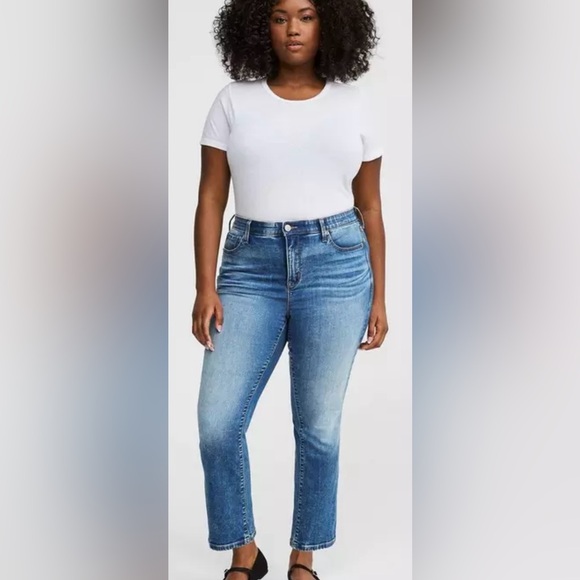 NWT Torrid sky high kick boot super soft high-rise jeans size 26R - Picture 1 of 10